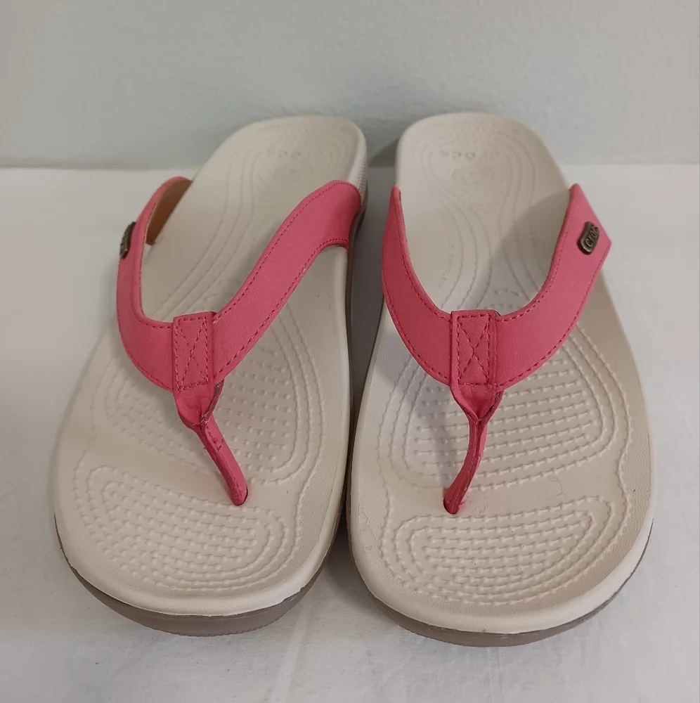Crocs thong flip-flop sandals coral/cream size 9w Women’s - Picture 2 of 9